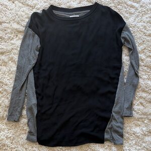 Lou & Grey Black and Gray Crewneck Top